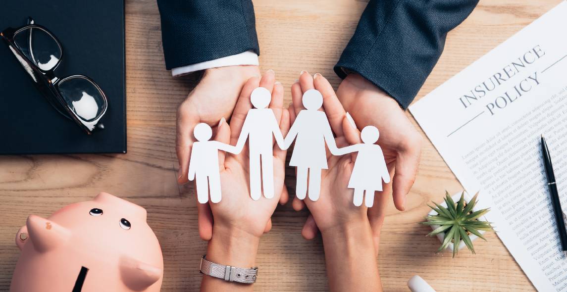 httpselements.envato.comtop-view-of-lawyer-and-woman-holding-paper-cut-fam-G9ZA4CM.jpg